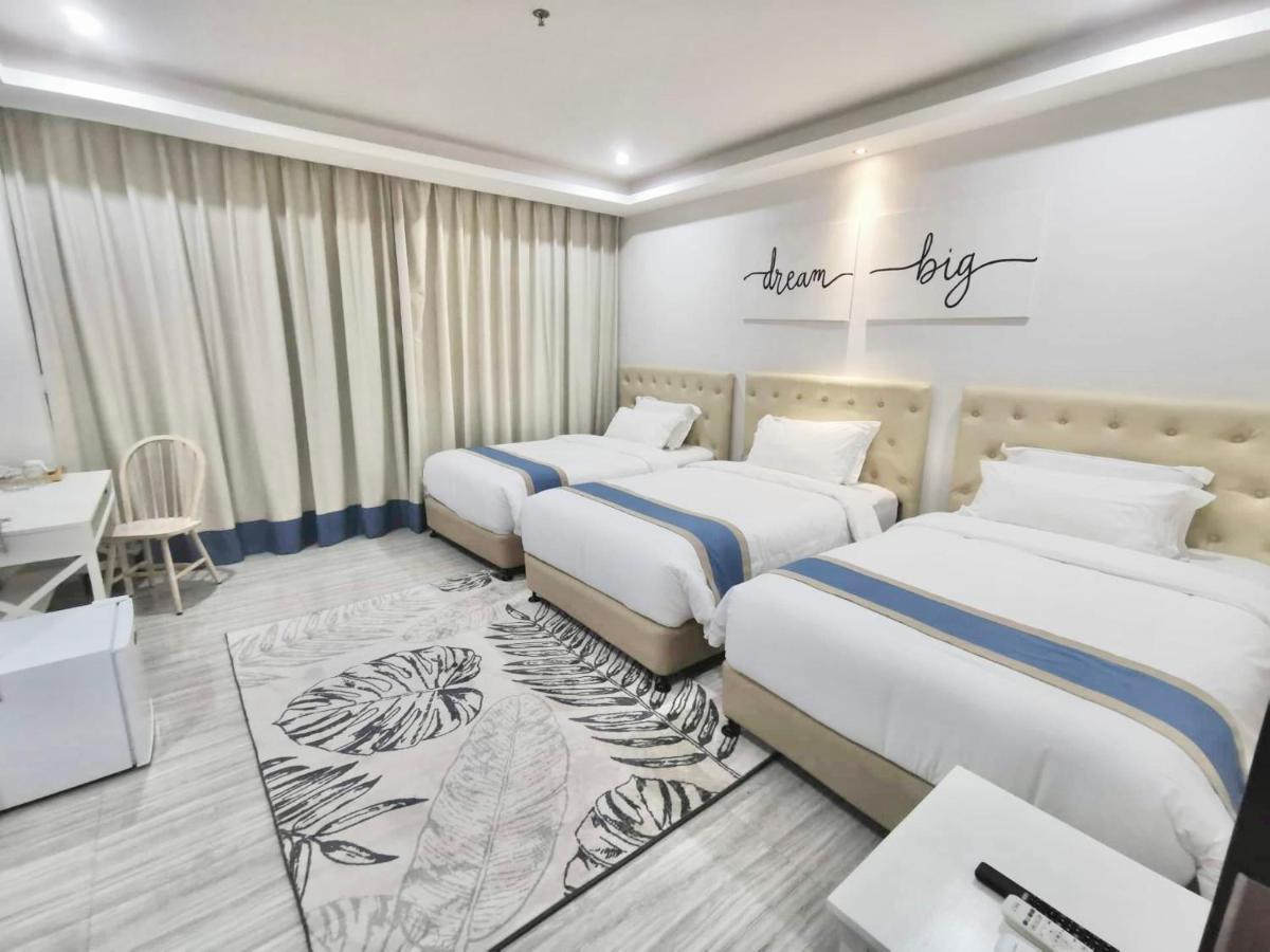 Hampton Suites Davao City Extérieur photo