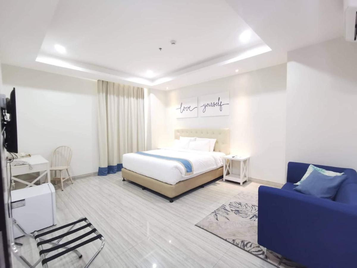 Hampton Suites Davao City Extérieur photo
