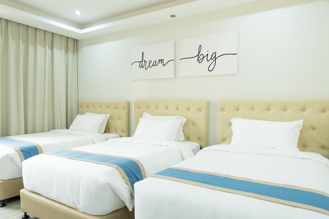 Hampton Suites Davao City Extérieur photo