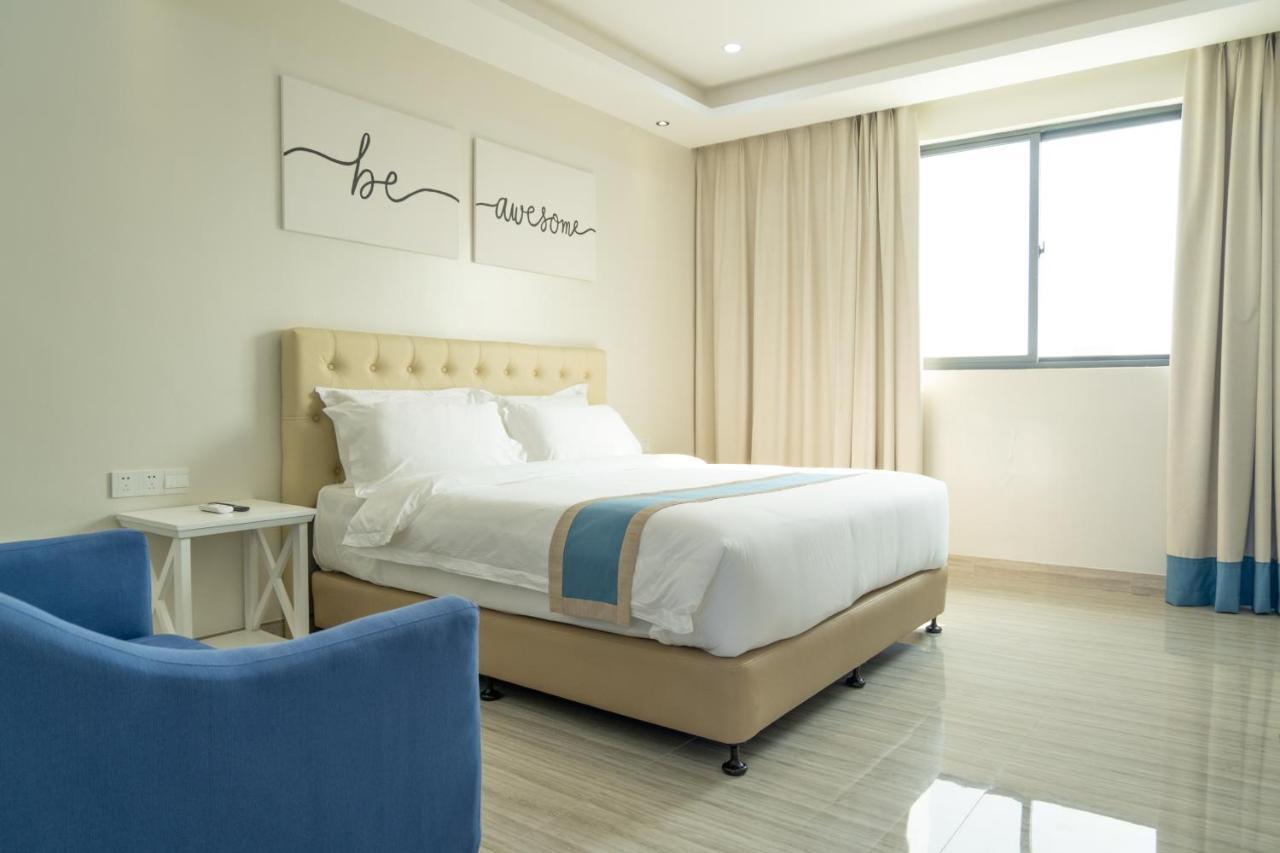 Hampton Suites Davao City Extérieur photo