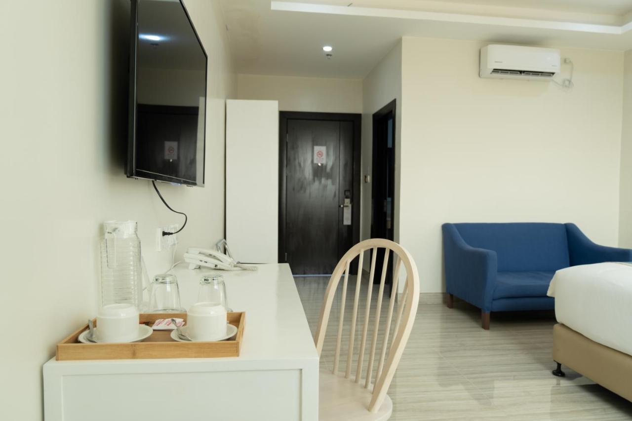 Hampton Suites Davao City Extérieur photo
