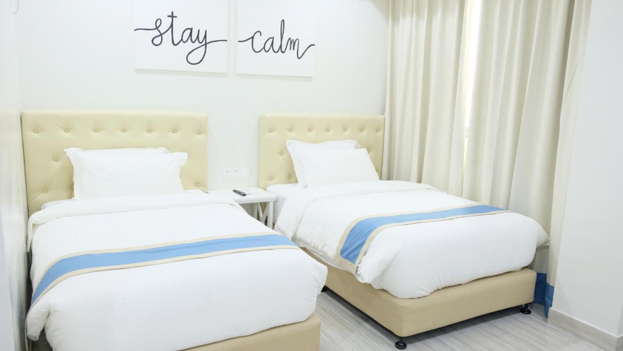 Hampton Suites Davao City Extérieur photo