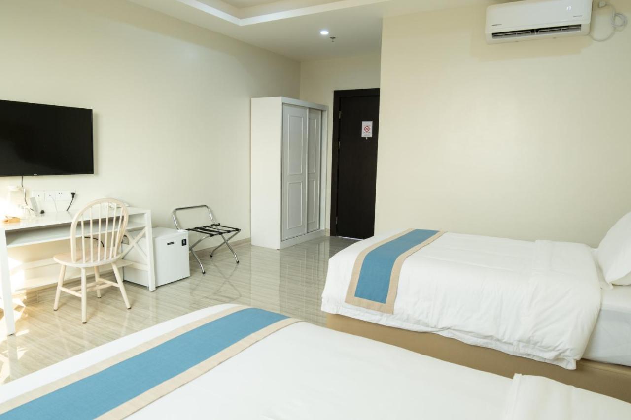 Hampton Suites Davao City Extérieur photo